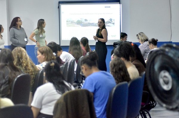 Mais de 110 professores concluem formação voltada à leitura e à escrita na Educação Infantil