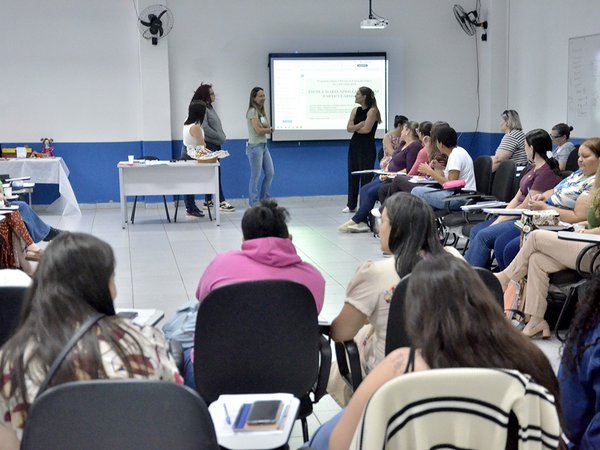 Mais de 110 professores concluem formação voltada à leitura e à escrita na Educação Infantil