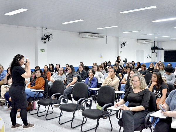 Várzea Paulista fortalece formação de professores e amplia incentivo à leitura na Educação Infantil