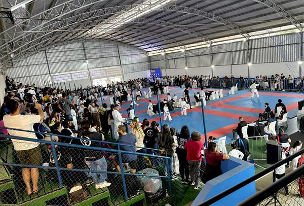 Várzea Paulista conquista 17 ouros, 8 pratas e 13 bronzes no IV Torneio Ken in Kan de Karatê