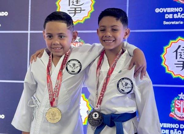 Várzea Paulista conquista 17 ouros, 8 pratas e 13 bronzes no IV Torneio Ken in Kan de Karatê