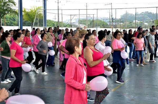 Ação na Praça CEU encerra o Outubro Rosa em Várzea Paulista